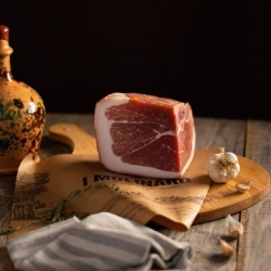 Slice of hill ham aged 24 months - Molinaro