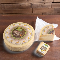 Formaggio Montasio Dop mezzano casello PN208 - Del Ben
